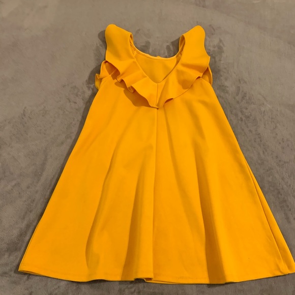 Yellow dress - Picture 3 of 4